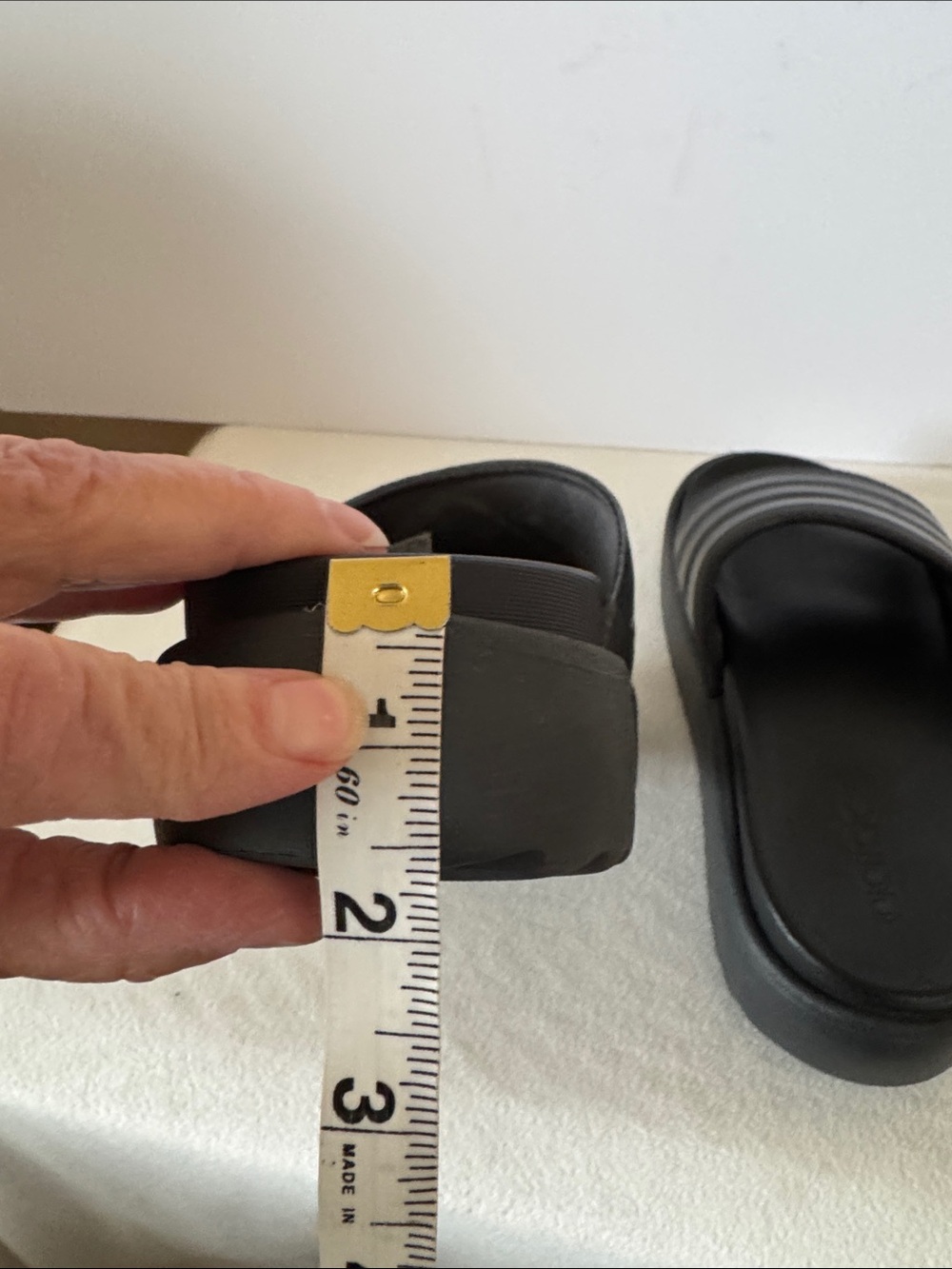 Adidas platform slides - Picture 6 of 7